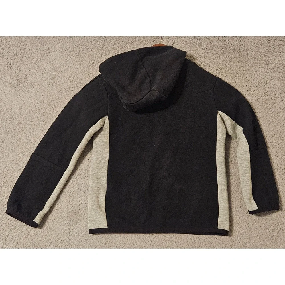 Nike sportswear tech